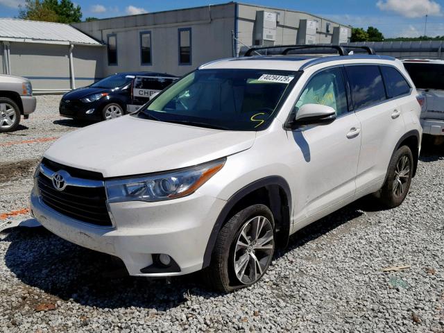 5TDKKRFHXGS161290 - 2016 TOYOTA HIGHLANDER WHITE photo 2