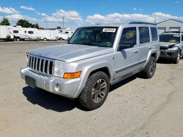 1J8HG48N18C239825 - 2008 JEEP COMMANDER SILVER photo 2