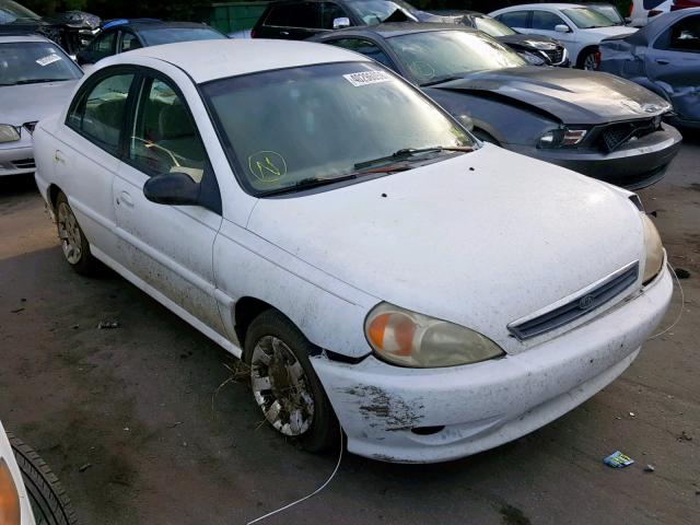 KNADC123826100561 - 2002 KIA RIO WHITE photo 1