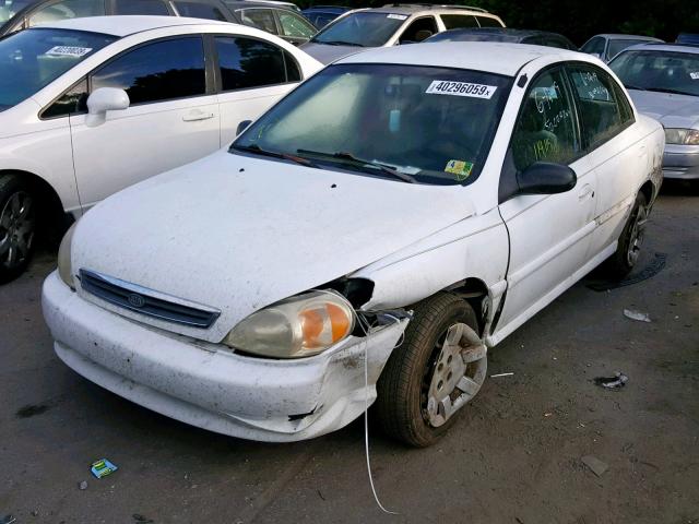 KNADC123826100561 - 2002 KIA RIO WHITE photo 2