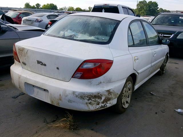 KNADC123826100561 - 2002 KIA RIO WHITE photo 4