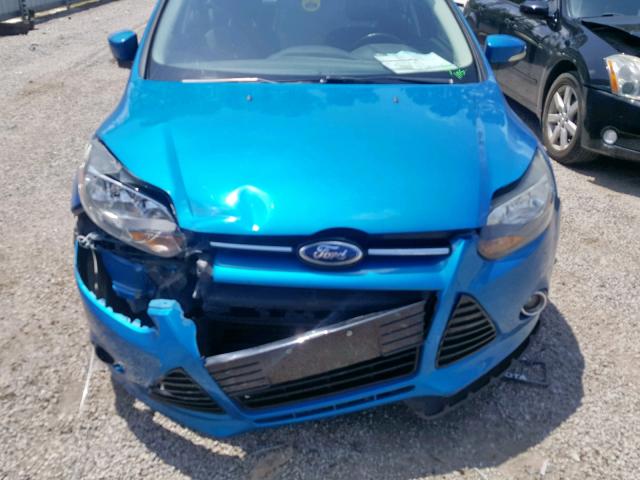 1FAHP3N25CL172124 - 2012 FORD FOCUS TITA BLUE photo 7