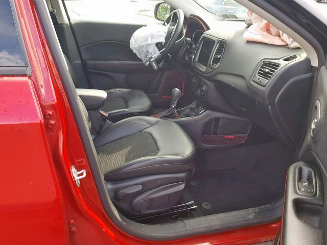 3C4NJDDBXJT255586 - 2018 JEEP COMPASS TR RED photo 5