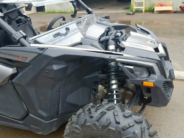 3JBVDAW43JK000288 - 2018 CAN-AM MAVERICK X GRAY photo 18