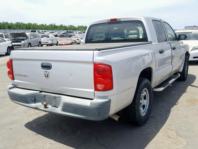 1D7HE28K06S557256 - 2006 DODGE DAKOTA QUA SILVER photo 4