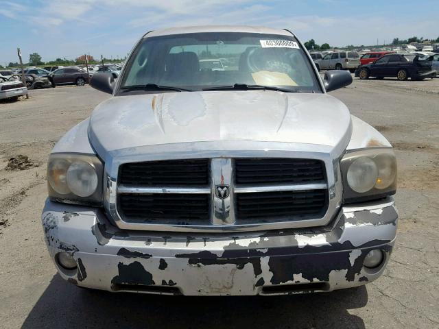 1D7HE28K06S557256 - 2006 DODGE DAKOTA QUA SILVER photo 9