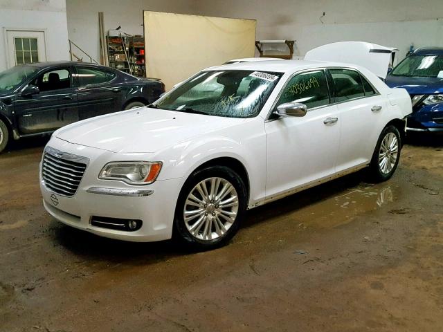 2C3CCAHG8CH153483 - 2012 CHRYSLER 300 LIMITE WHITE photo 2