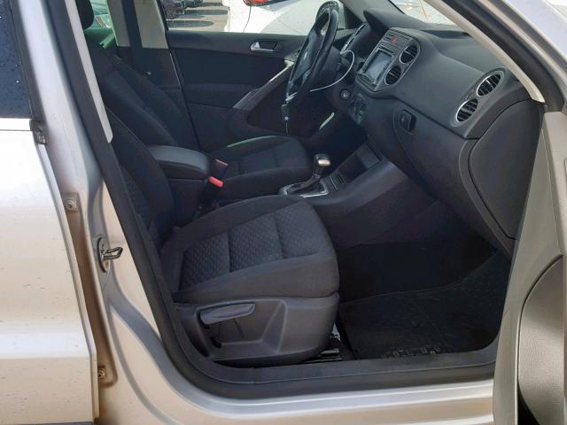 WVGBV7AX0AW508199 - 2010 VOLKSWAGEN TIGUAN SE SILVER photo 5