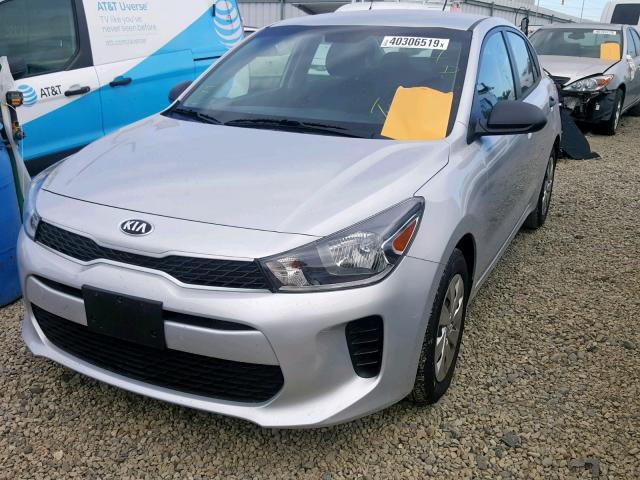 3KPA24AB1JE080519 - 2018 KIA RIO LX SILVER photo 2