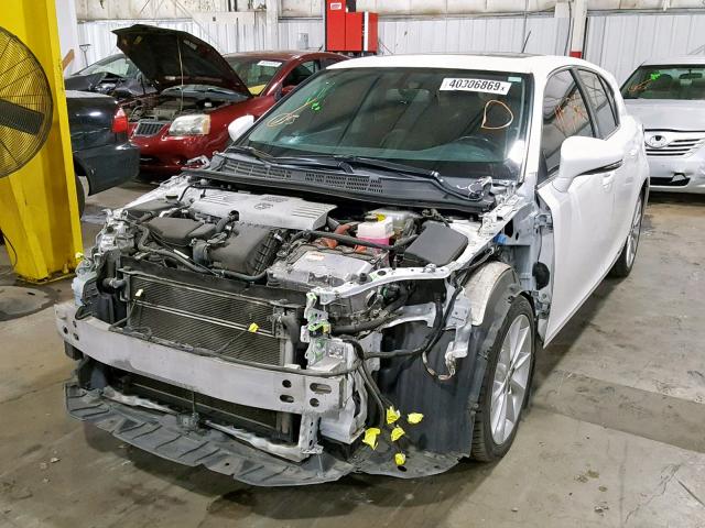 JTHKD5BH1B2005792 - 2011 LEXUS CT 200 WHITE photo 2