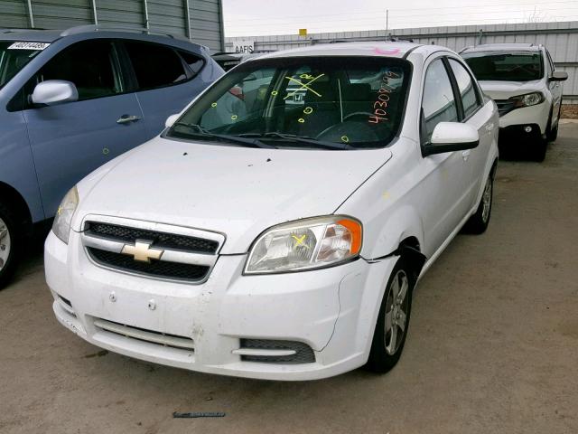 KL1TD5DE2BB152543 - 2011 CHEVROLET AVEO LS WHITE photo 2