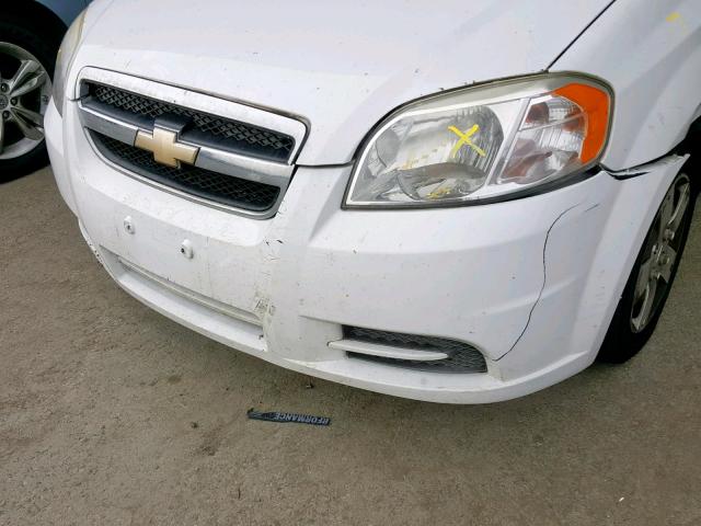 KL1TD5DE2BB152543 - 2011 CHEVROLET AVEO LS WHITE photo 9