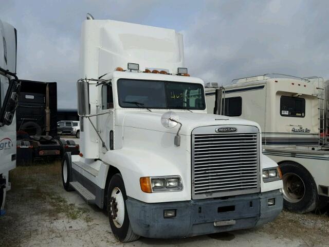 1FUWDMDA5YPF77789 - 2000 FREIGHTLINER CONVENTION WHITE photo 1