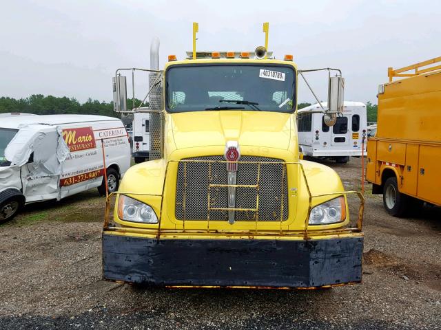 2NKHHM8X5BM295542 - 2011 KENWORTH CONSTRUCTI YELLOW photo 9