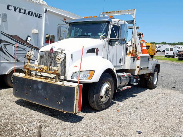 2NKHHN7X2DM361491 - 2013 KENWORTH CONSTRUCTI WHITE photo 2