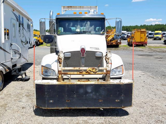 2NKHHN7X2DM361491 - 2013 KENWORTH CONSTRUCTI WHITE photo 9