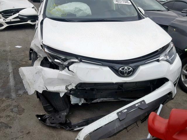 JTMWFREV7JD131082 - 2018 TOYOTA RAV4 ADVEN WHITE photo 9