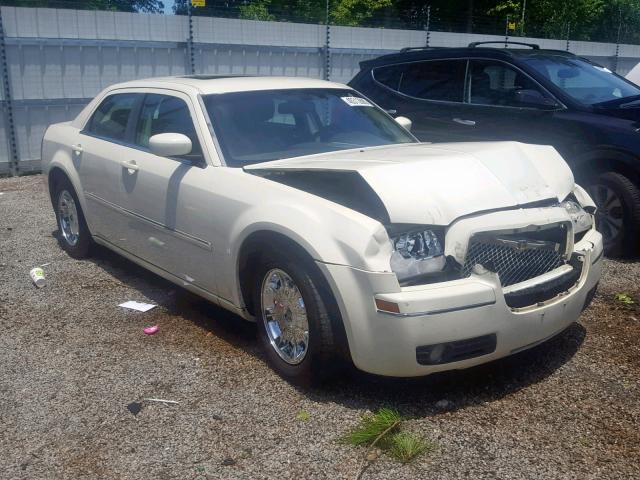 2C3KA53G36H177551 - 2006 CHRYSLER 300 TOURIN WHITE photo 1