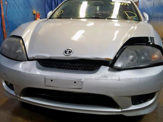 KMHHM65DX6U207076 - 2006 HYUNDAI TIBURON GS SILVER photo 9