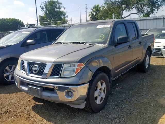 1N6AD07U85C461239 - 2005 NISSAN FRONTIER C GRAY photo 2