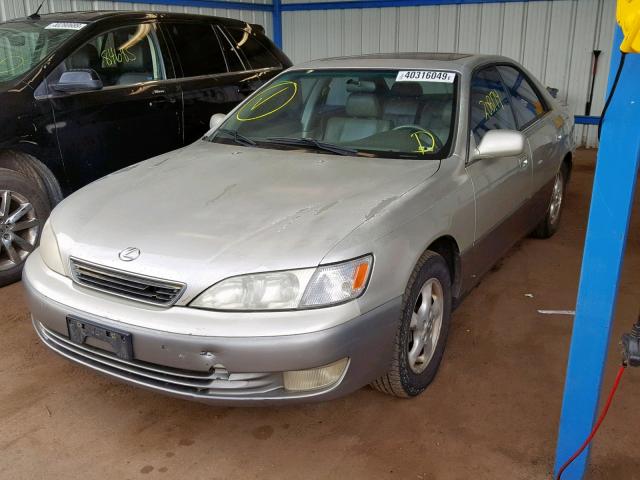 JT8BF28G9X5061038 - 1999 LEXUS ES 300 BEIGE photo 2