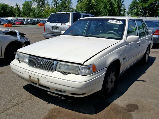 YV1KS9601V1120139 - 1997 VOLVO S90 WHITE photo 2