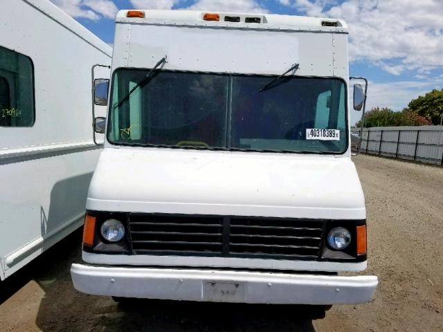 5B4KP42V843388528 - 2004 WORKHORSE CUSTOM CHASSIS FORWARD CO WHITE photo 9