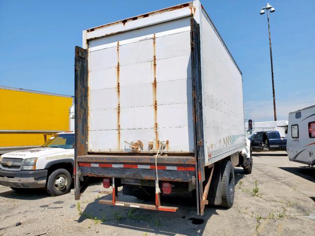 1FDXF80E3WVA37137 - 1998 FORD F800 WHITE photo 4