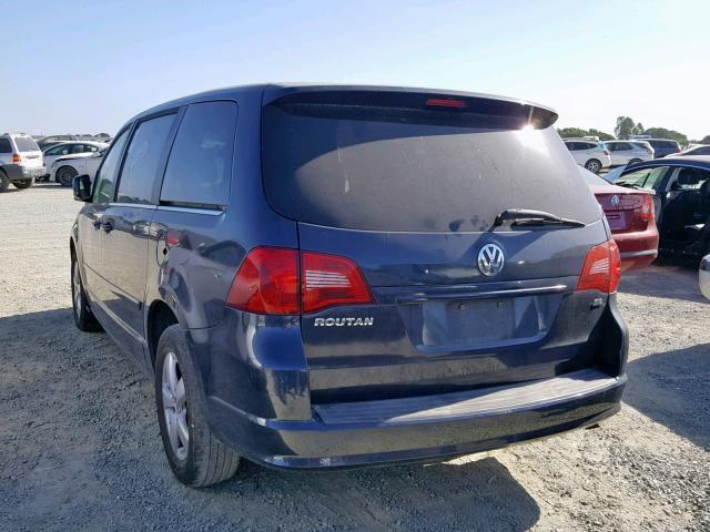 2V8HW34109R518400 - 2009 VOLKSWAGEN ROUTAN SE BLUE photo 3