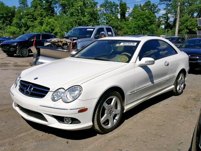 WDBTJ72JX7F213956 - 2007 MERCEDES-BENZ CLK 550 WHITE photo 2