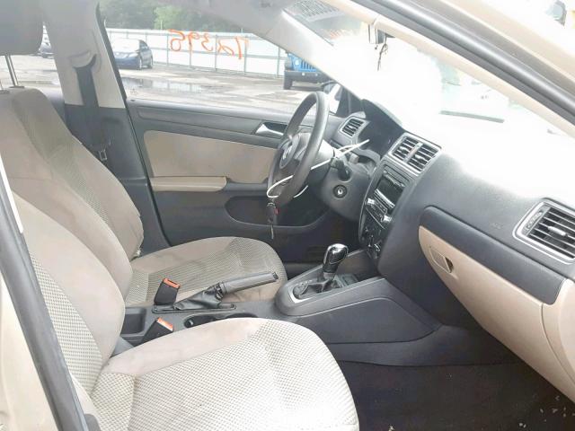 3VW2K7AJ6DM200044 - 2013 VOLKSWAGEN JETTA BASE BEIGE photo 5