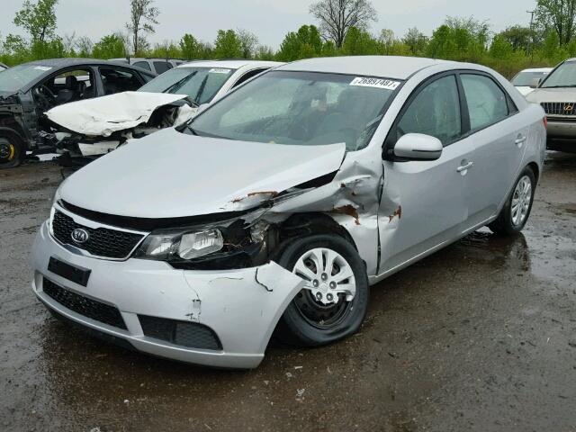 KNAFU4A23C5609853 - 2012 KIA FORTE EX SILVER photo 2