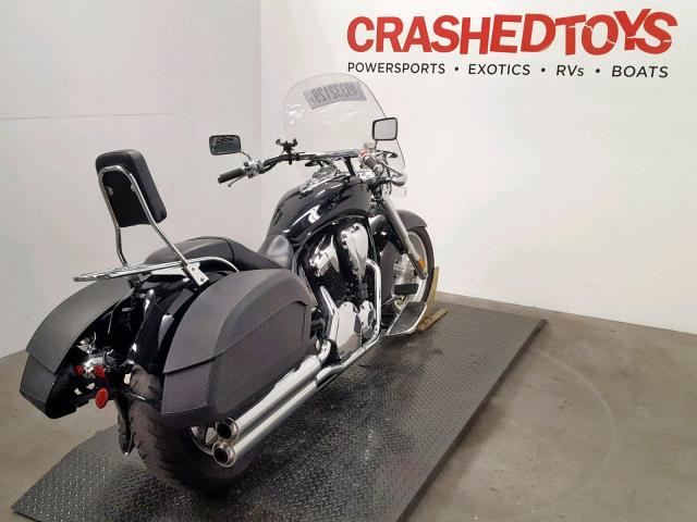 JH2SC6689CK200021 - 2012 HONDA VT1300 CT BLACK photo 17