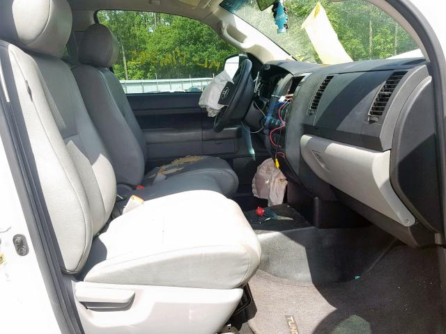 5TFRU5F14BX025308 - 2011 TOYOTA TUNDRA DOU WHITE photo 5