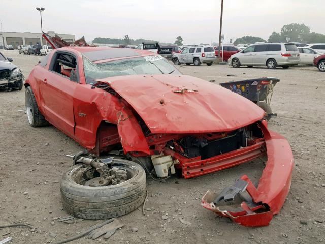 1ZVFT82H255113779 - 2005 FORD MUSTANG GT RED photo 1