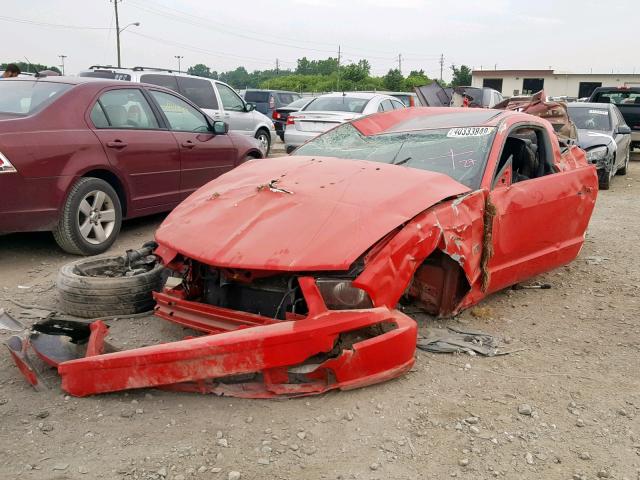 1ZVFT82H255113779 - 2005 FORD MUSTANG GT RED photo 2