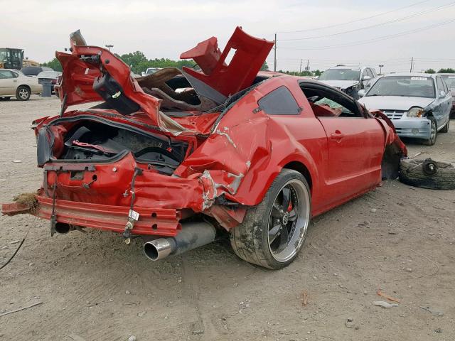 1ZVFT82H255113779 - 2005 FORD MUSTANG GT RED photo 4