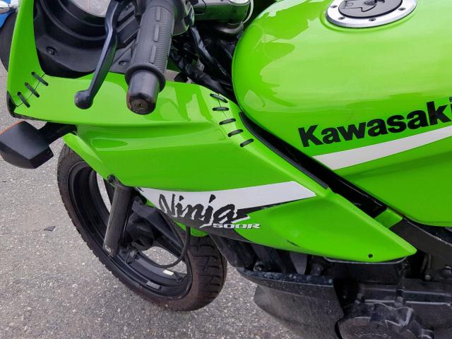 JKAEXVD1X6A099330 - 2006 KAWASAKI EX500 D GREEN photo 9