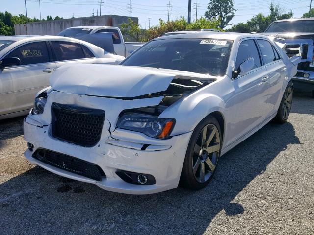 2C3CCAFJ4DH587500 - 2013 CHRYSLER 300 SRT-8 WHITE photo 2