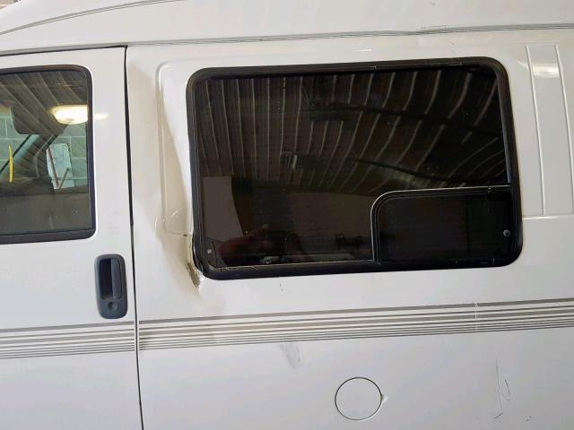 1GDFG15R611109511 - 2001 GMC SAVANA RV WHITE photo 9