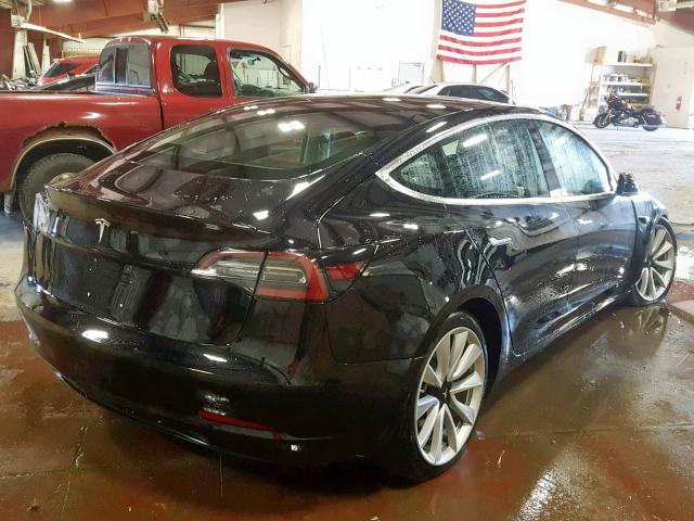 5YJ3E1EB2JF071637 - 2018 TESLA MODEL 3 BLACK photo 4