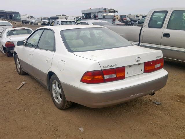 JT8BF28G4W5047093 - 1998 LEXUS ES 300 WHITE photo 3