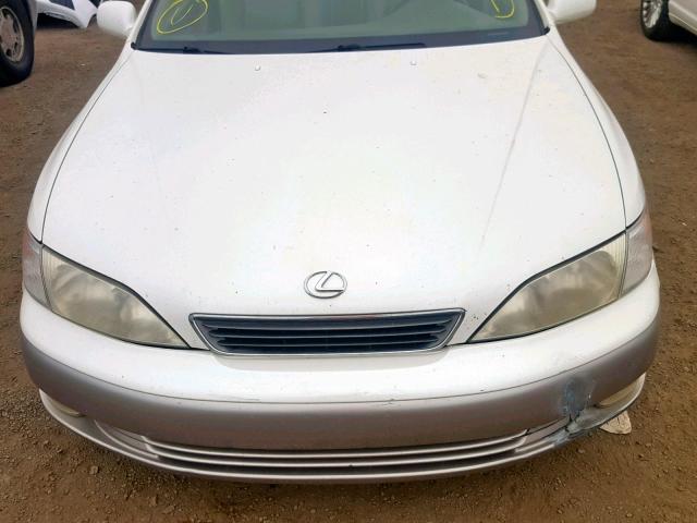 JT8BF28G4W5047093 - 1998 LEXUS ES 300 WHITE photo 9