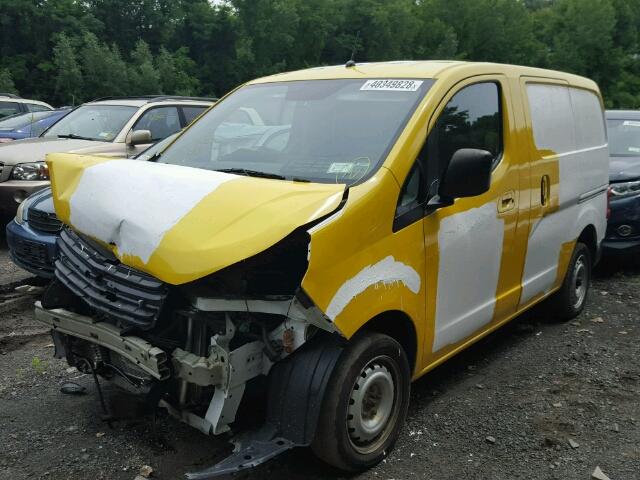 3N63M0YN3FK718769 - 2015 CHEVROLET CITY EXPRE YELLOW photo 2