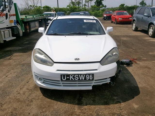 KMHHM65D48U281466 - 2008 HYUNDAI TIBURON GS WHITE photo 9