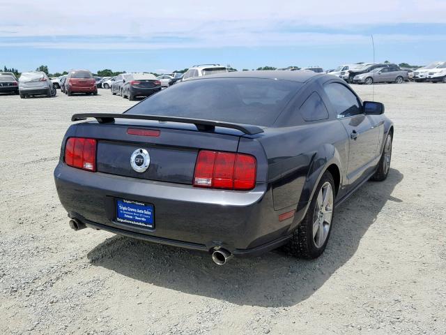 1ZVHT82H175237263 - 2007 FORD MUSTANG GT BLACK photo 4