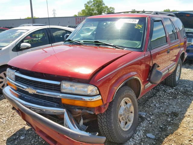 1GNDT13W8W2169816 - 1998 CHEVROLET BLAZER RED photo 2