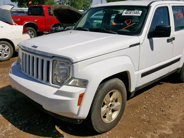 1C4PJMAK8CW127602 - 2012 JEEP LIBERTY SP WHITE photo 9