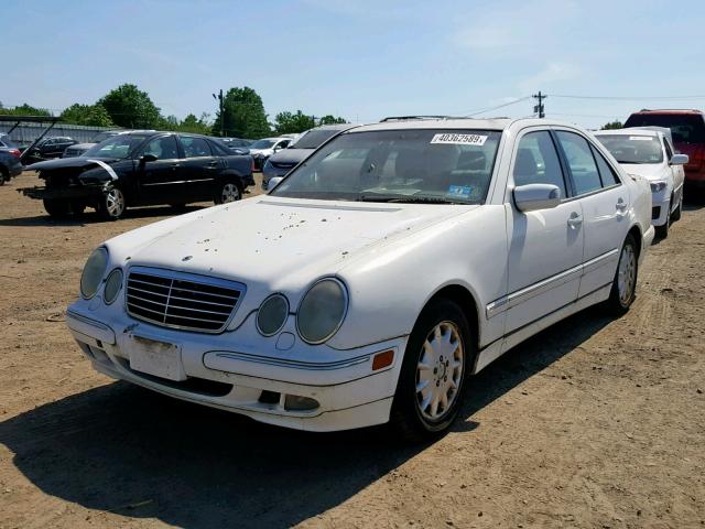 WDBJF65J91X049406 - 2001 MERCEDES-BENZ E 320 WHITE photo 9