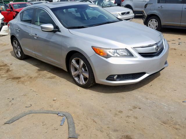 19VDE1F7XDE016385 - 2013 ACURA ILX 20 TEC SILVER photo 2